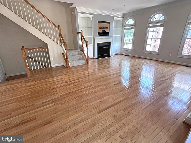 1601 Leeds Castle Dr — Photo 7
