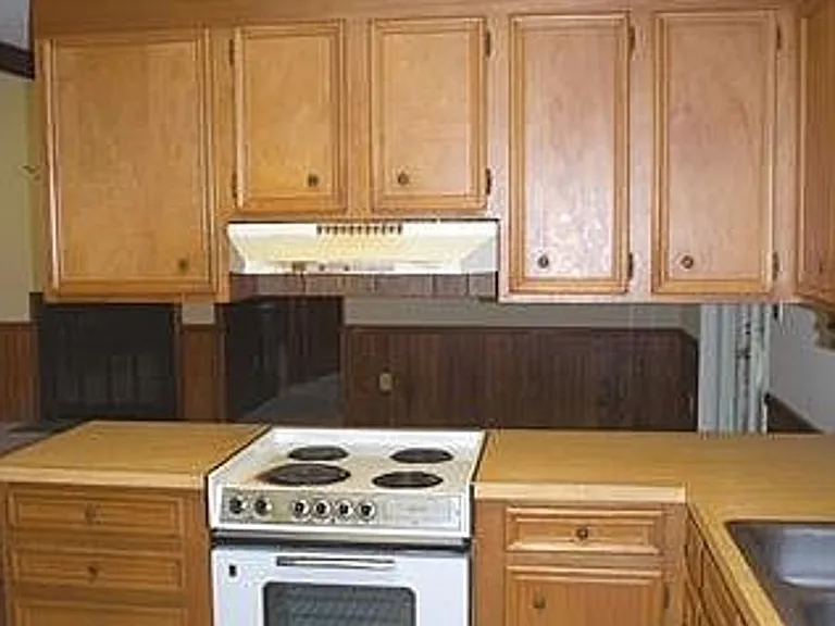 705 Mapleleaf Ln — Photo 9