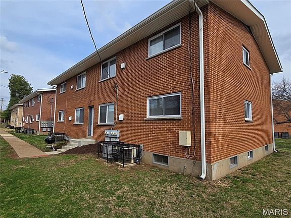 2nd image of 3 Bruce Dr
