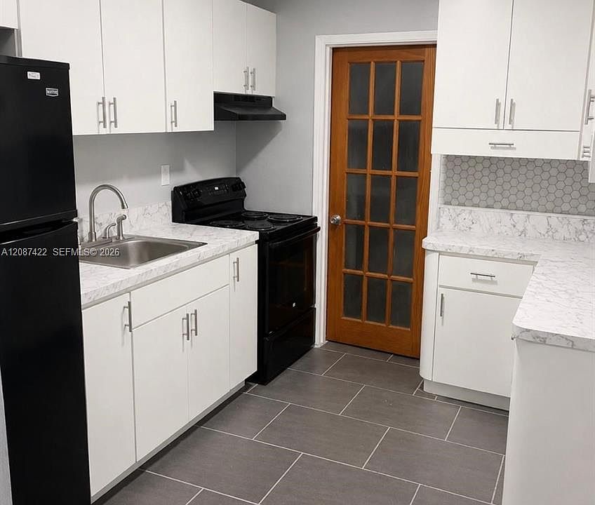 2nd image of 1810 Rutland St