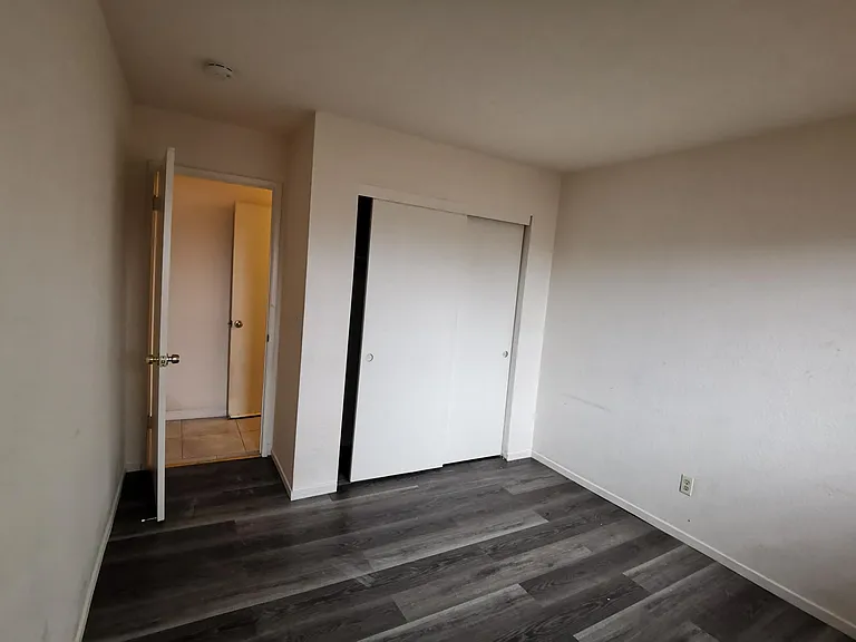 137 E Manzanita Ln — Photo 6
