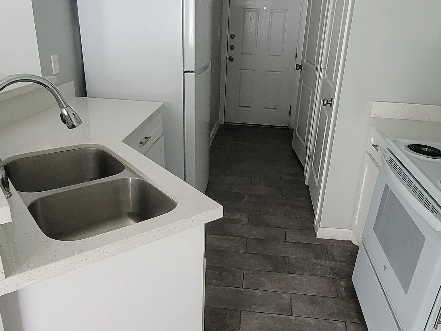 2 bed, $1,000 — Photo 4