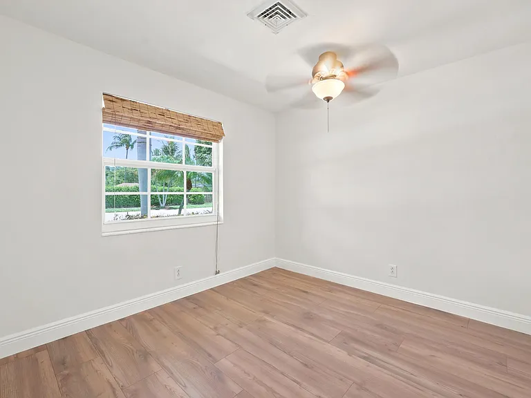 1222 SW 5th St — Photo 30