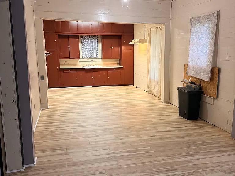 Spacious Kitchen and Livingroom. Open floor plan.