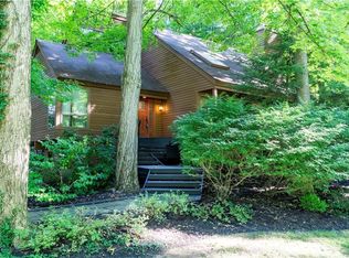 104 Middlebury Rd, Orchard Park, NY 14127