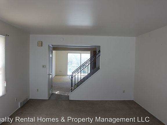 2nd image of 1943 Laurel Oak Dr