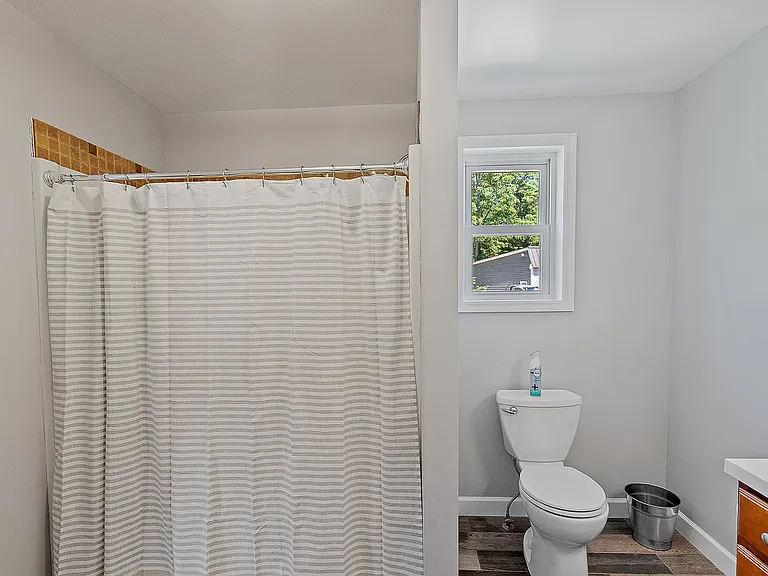 387 Maple Ave — Photo 21