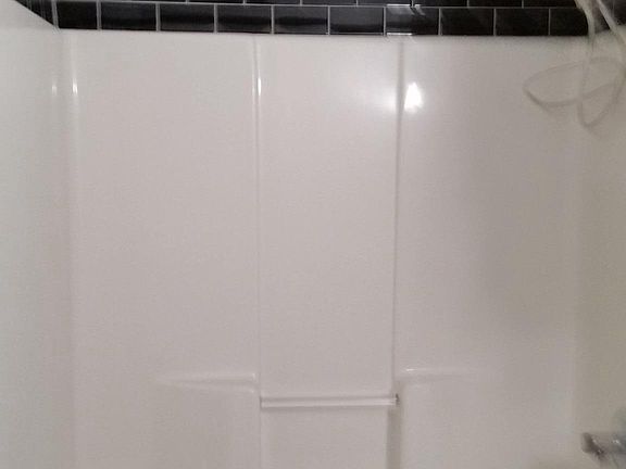 shower/tub