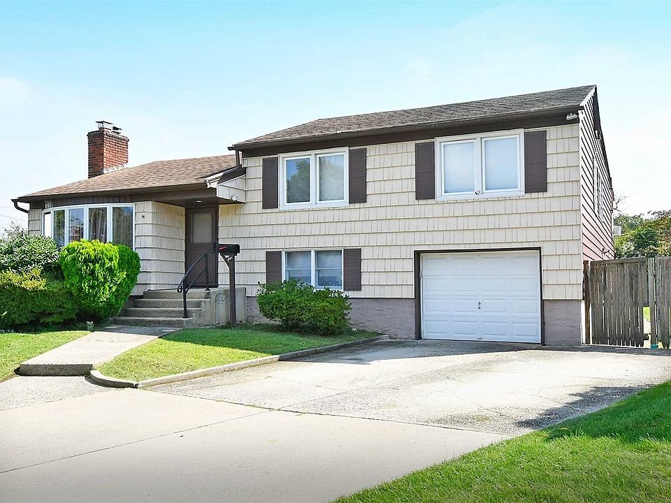 1st image of 28 Bruce Ln