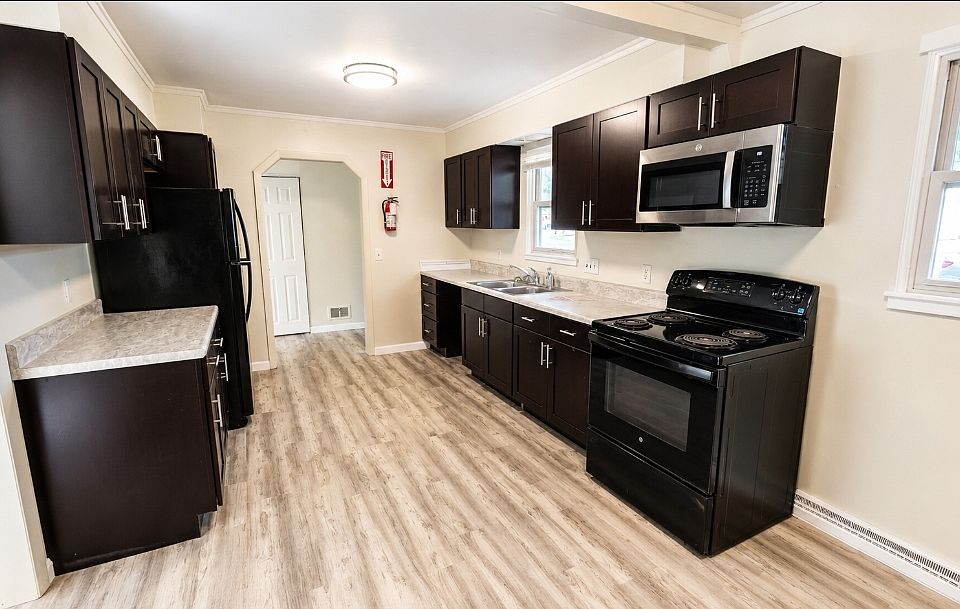1st image of 13 Mount Desert Dr
