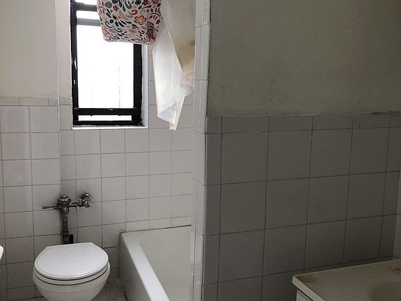 5th image of 1087 Carroll St APT B10