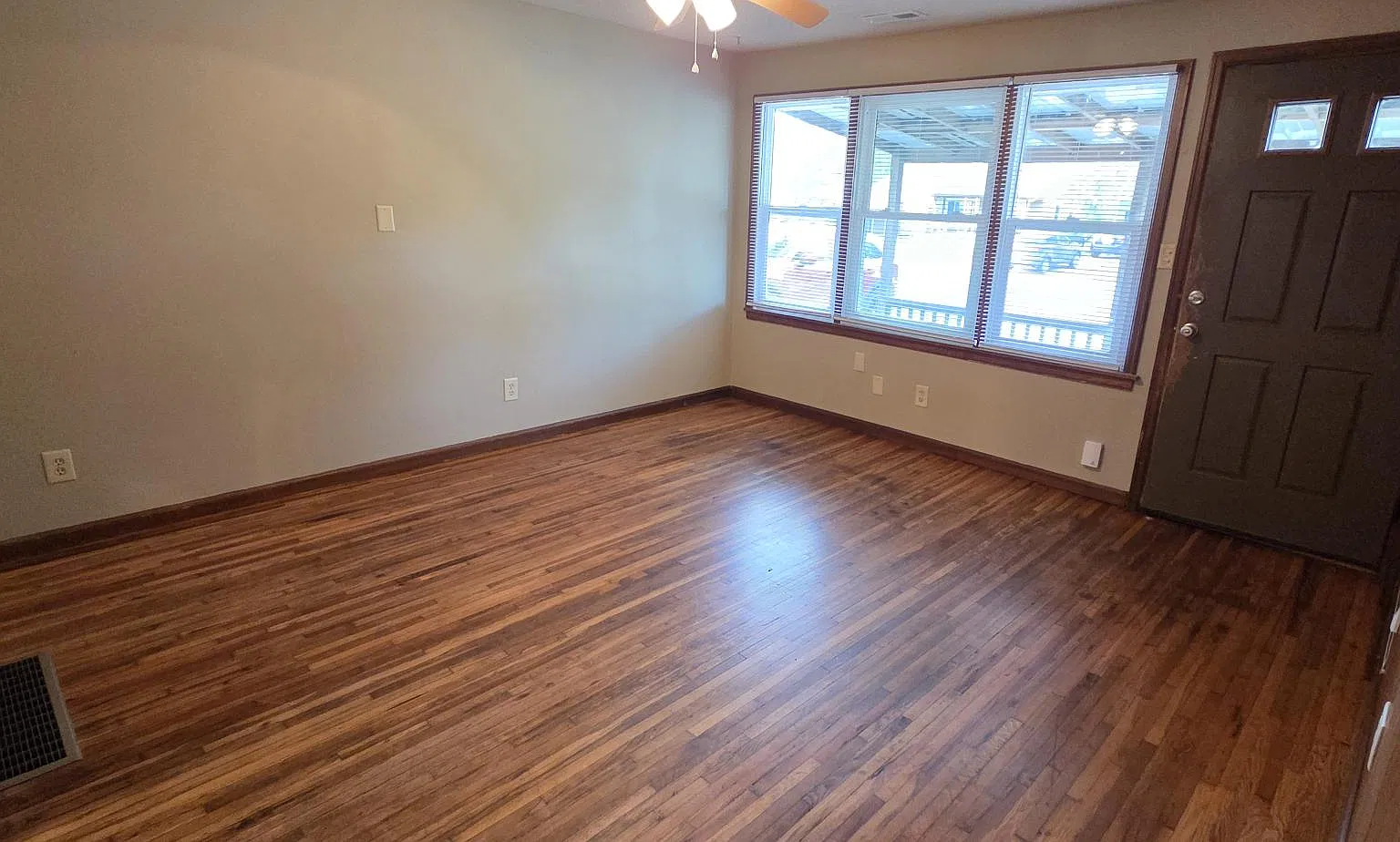 2 bed, 676 sqft, $825 — Photo 3