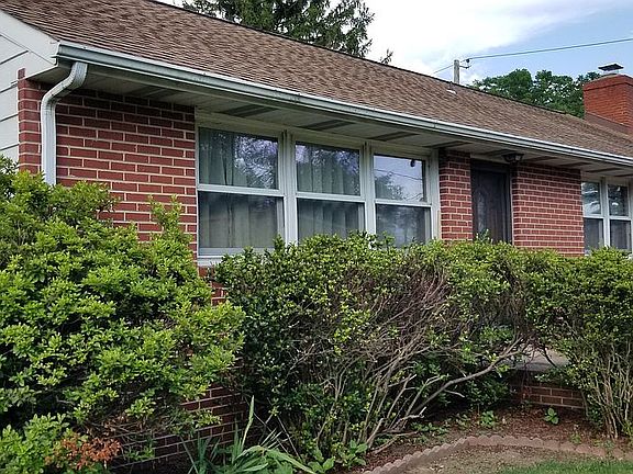 2nd image of 301 Clayton Ave