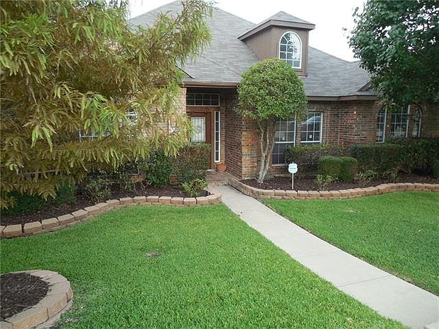 1st image of 725 Cottonwood Bend Dr