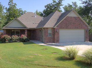 1318 W Walnut St N, Collinsville, OK 74021