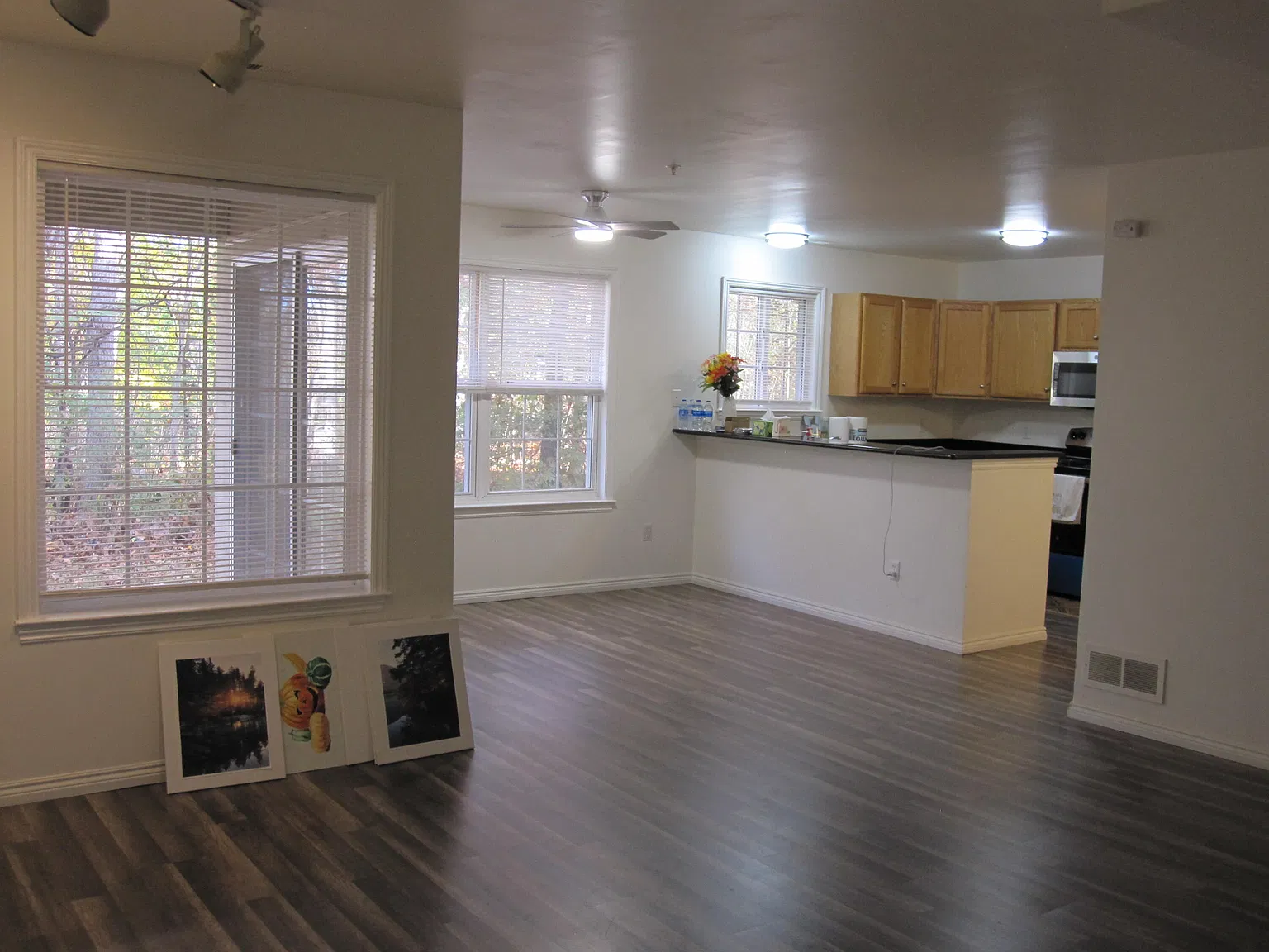 3 bed, 2.5 bath, 1416 sqft, $2,600 — Photo 4