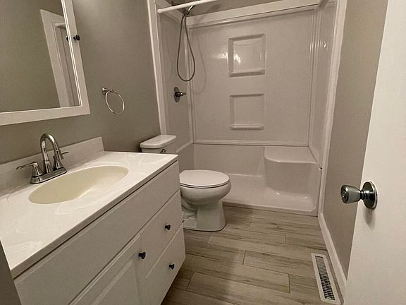 5th image of 217 Roberta Jayne Dr