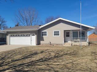 1607 12th Ave SE, Aberdeen, SD 57401