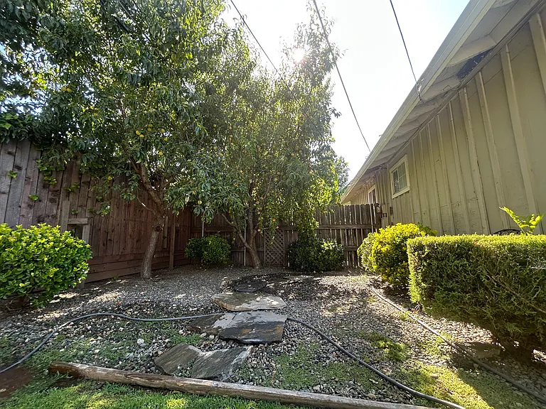 184 Globe Ave — Photo 25