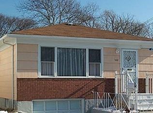 102 Unqua Rd, Massapequa, NY 11758