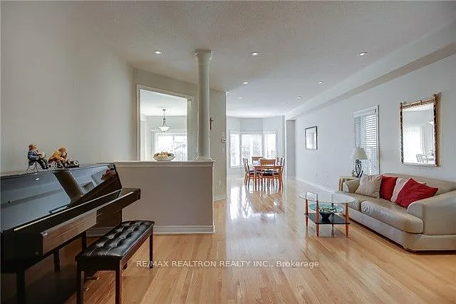 15 Dragonfly Ave — Photo 3