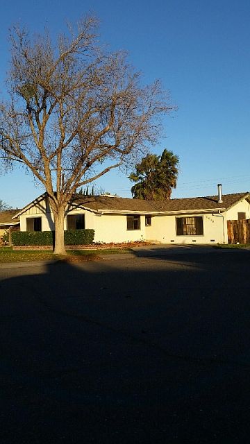 1st image of 2606 Cabrillo Dr