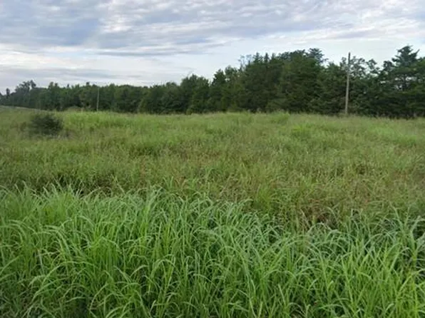 662 Levi Rd #3, Green Bay, VA 23942