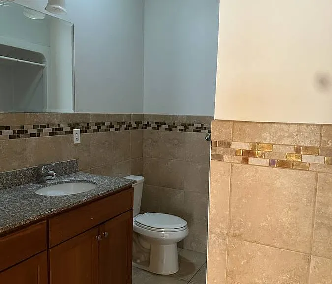 2518 Whitney Ave — Photo 7