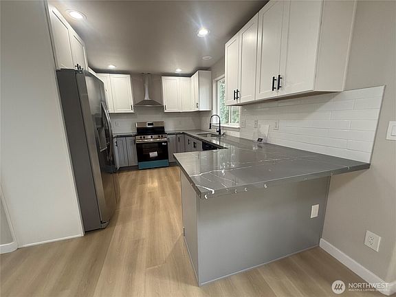 5th image of 8524 186th Street Ct E