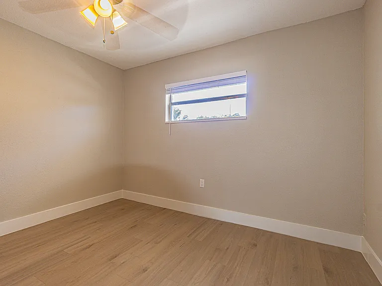 Greenbriar Apartments — Photo 10