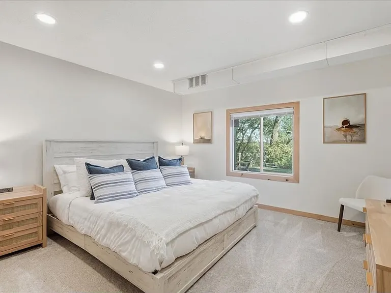 767 Mallalieu Dr — Photo 13