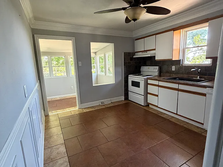 3282 Regal Pl — Photo 5