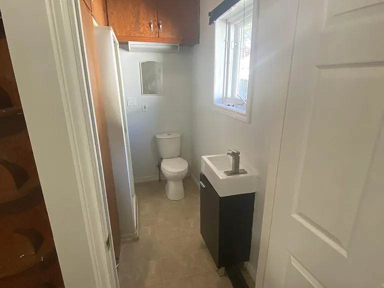 371 Conmee St #B — Photo 8