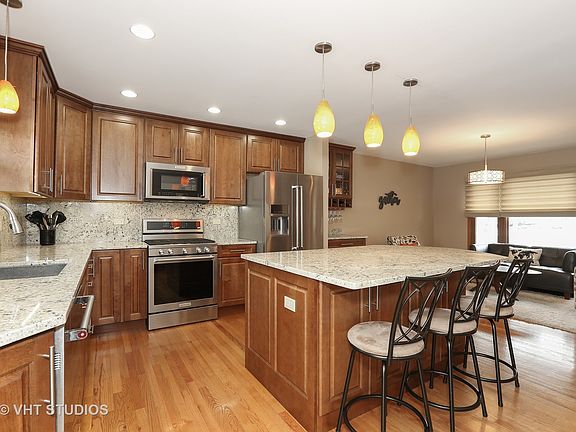4th image of 8438 Beller Dr