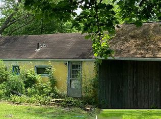 2920 Warren Dr, Uniontown, OH 44685