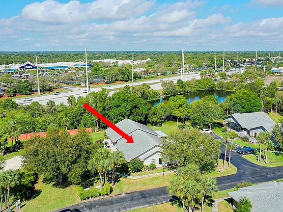 3rd image of 4119 NW Cinnamon Tree Circle