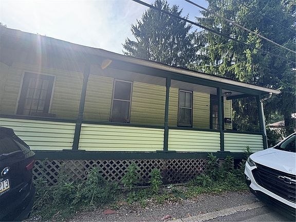 3rd image of 1004 Ravine St