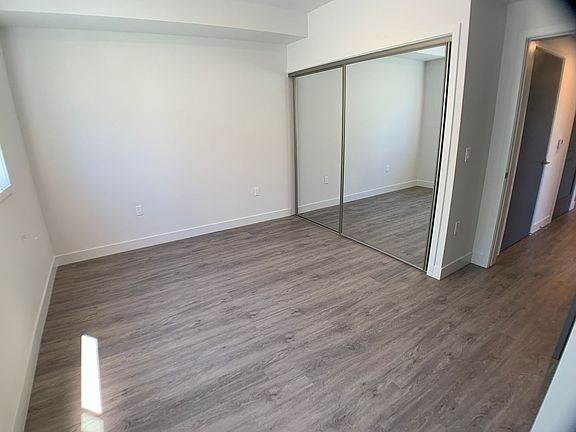 5th image of 14639 Vanowen St #204