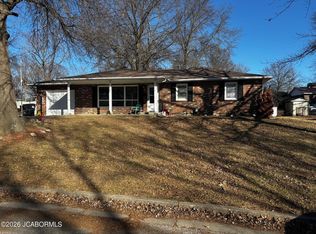 902 Wayne Ave, California, MO 65018