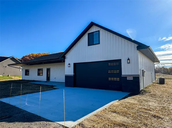 12415 Old Miller Rd, Gaines, MI 48449