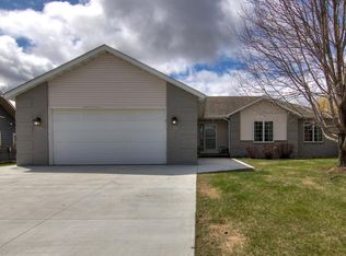 611 Circle Dr, Wabasha, MN 55981