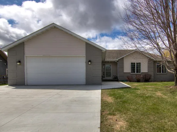 611 Circle Dr, Wabasha, MN 55981