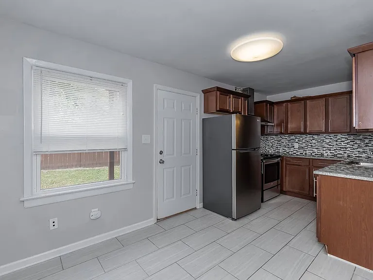 Woodard Street Apartments — Photo 7