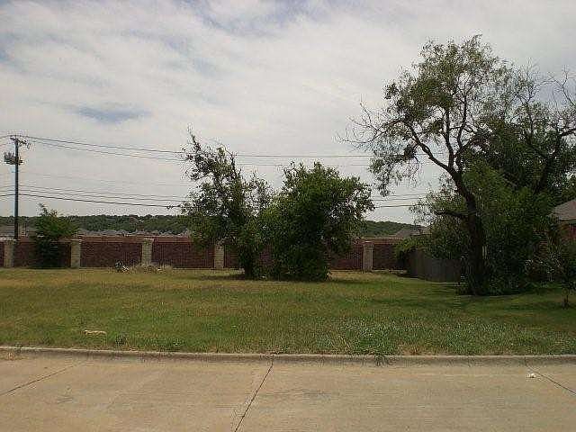 2nd image of 312 Wallace Dr