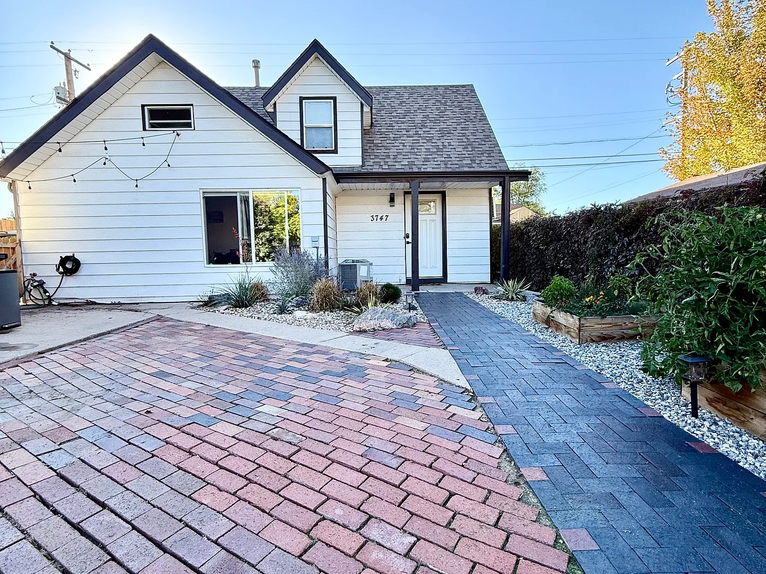 3747 S Lincoln St — Photo 2