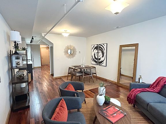2nd image of 4600 S Ellis Ave #209