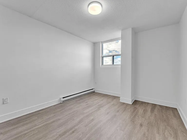 175 Park St — Photo 13