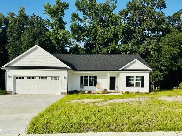 228 Ridgemoore Ct, Four Oaks, NC 27524