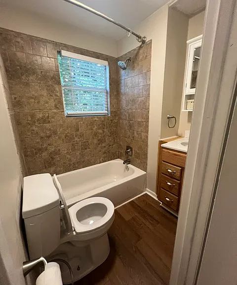106 Washington St — Photo 3