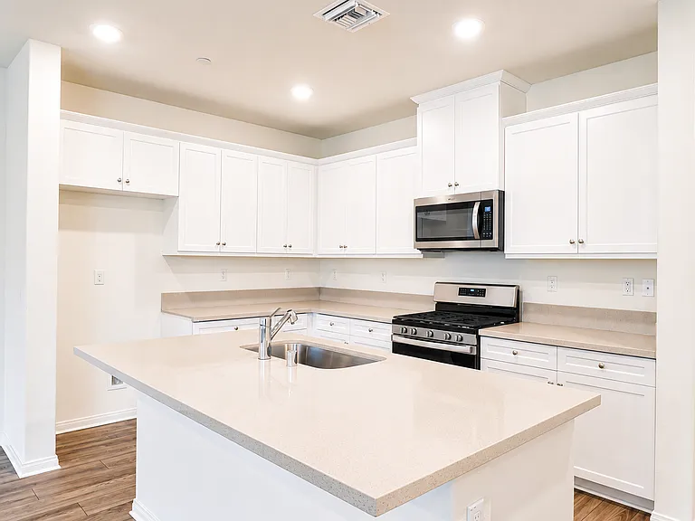 4066 E Coronado Privado — Photo 5